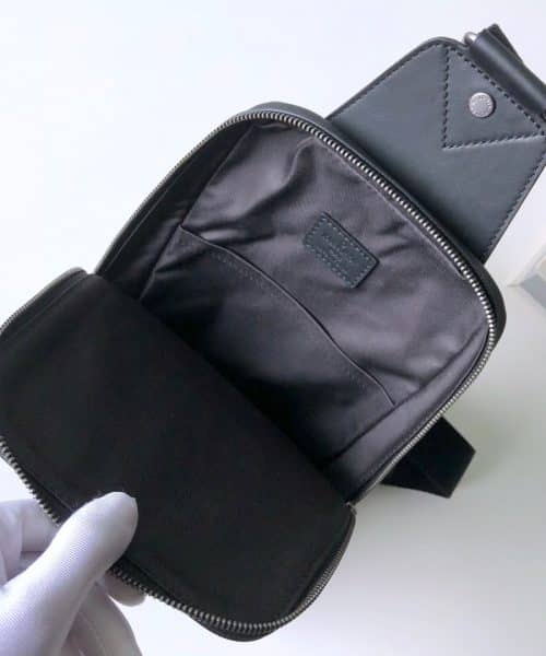 1:1 Replica Louis Vuitton LV Mochila bandolera Avenue Damier Infini Black Unique Bag Unique Bag For Men N41720 - 12in/31cm