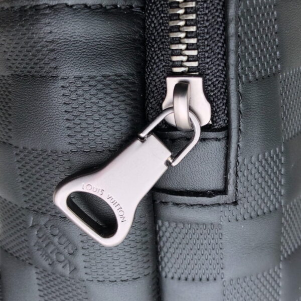 1:1 Replica Louis Vuitton LV Mochila bandolera Avenue Damier Infini Black Unique Bag Unique Bag For Men N41720 - 12in/31cm