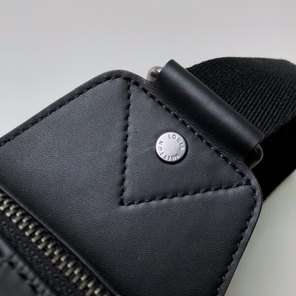 1:1 Replica Louis Vuitton LV Mochila bandolera Avenue Damier Infini Black Unique Bag Unique Bag For Men N41720 - 12in/31cm