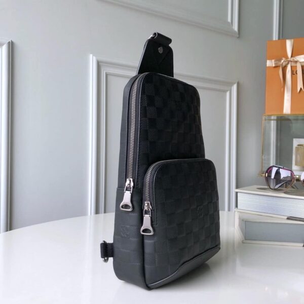 1:1 Replica Louis Vuitton LV Mochila bandolera Avenue Damier Infini Black Unique Bag Unique Bag For Men N41720 - 12in/31cm