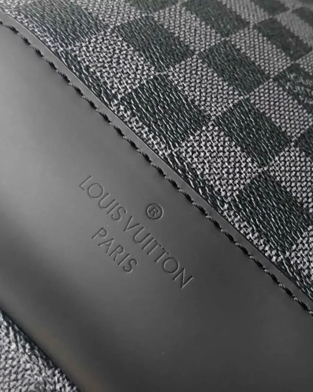 1:1 Replica Louis Vuitton LV Avenue Slingbag NM Damier Graphite Canvas Spring/Summer Collection Black Bag M41719 - 32cm