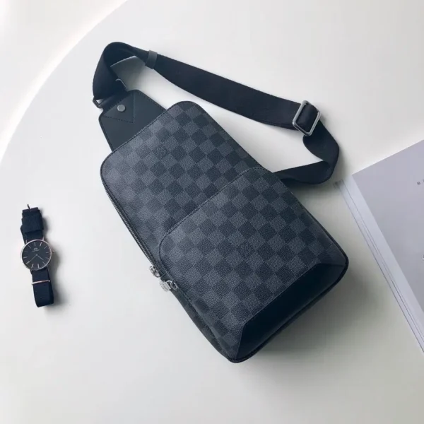 1:1 Replica Louis Vuitton LV Avenue Slingbag NM Damier Graphite Canvas Spring/Summer Collection Black Bag M41719 - 32cm