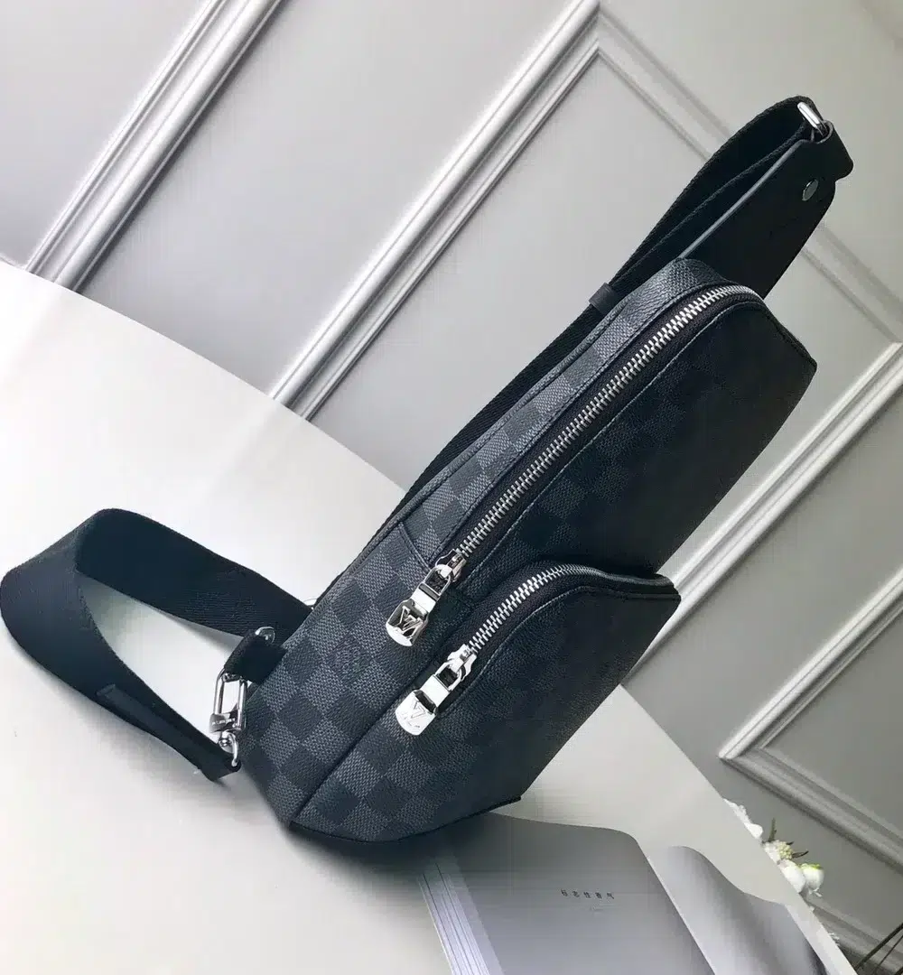 1:1 Replica Louis Vuitton LV Avenue Slingbag NM Damier Graphite Canvas Spring/Summer Collection Black Bag M41719 - 32cm