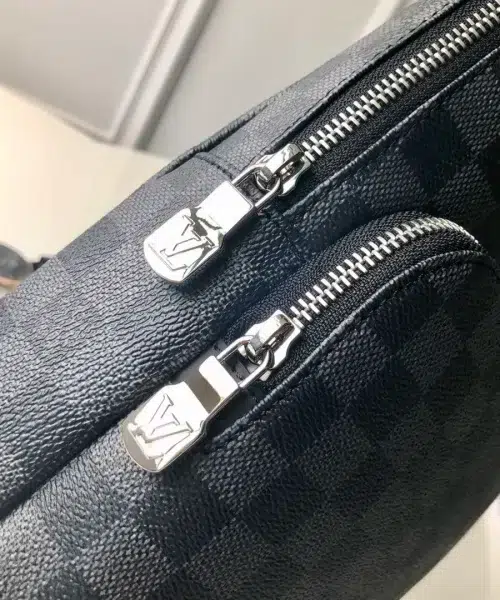 1:1 Replica Louis Vuitton LV Avenue Slingbag NM Damier Graphite Canvas Spring/Summer Collection Black Bag M41719 - 32cm