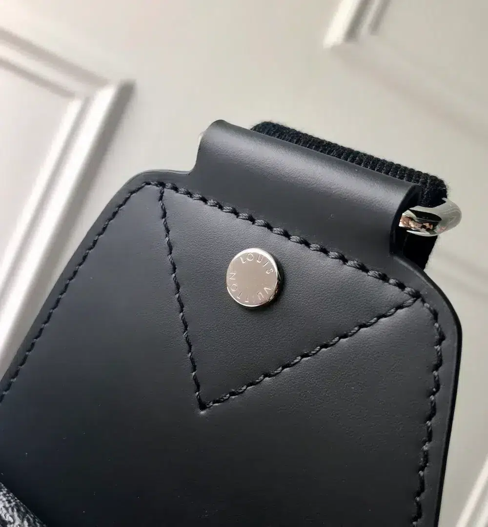 1:1 Replica Louis Vuitton LV Avenue Slingbag NM Damier Graphite Canvas Spring/Summer Collection Black Bag M41719 - 32cm