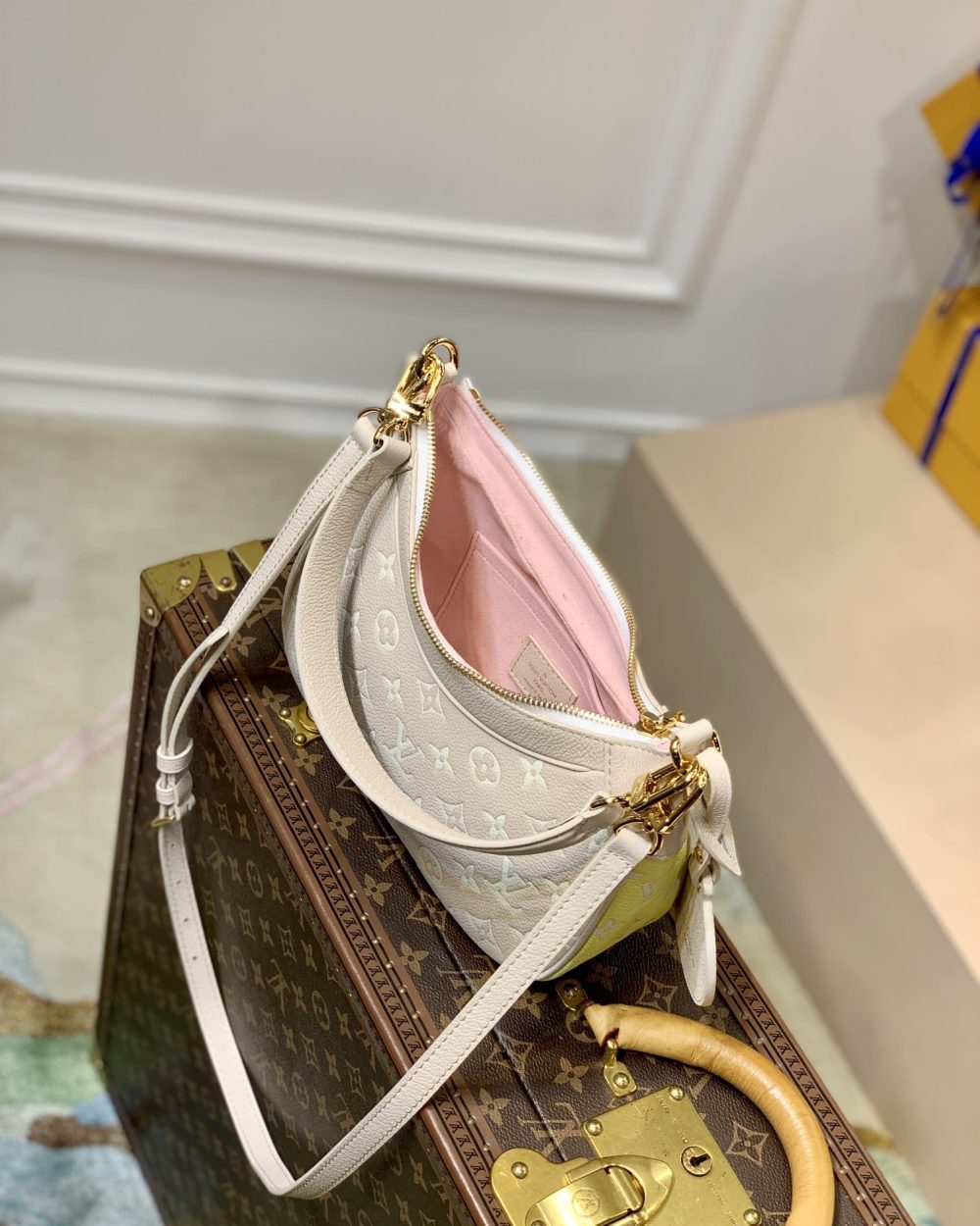 1:1 Replica Louis Vuitton LV Bagatelle  Bicolor Monogram Empreinte Leather Luxury Bag For Women M46113 - 22cm/8.7in