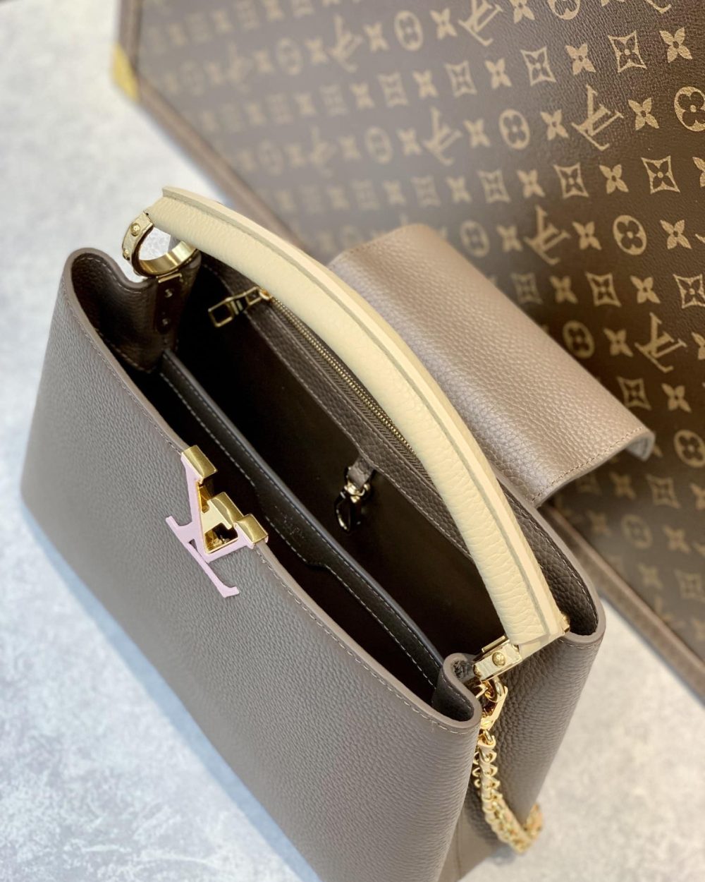 1:1 Replica Louis Vuitton LV Capucines BB Taurillon Smokey Brown Green/ Creme/ Pink Luxury Bag For Women M59516 - 27cm/10.6in