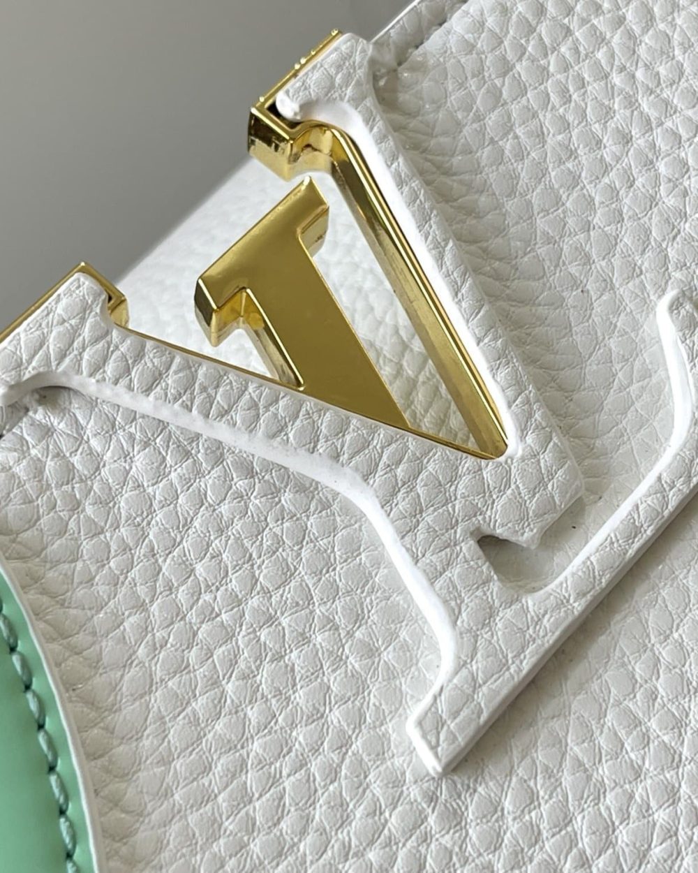 1:1 Replica Louis Vuitton LV Capucines Mini For Women - M59864