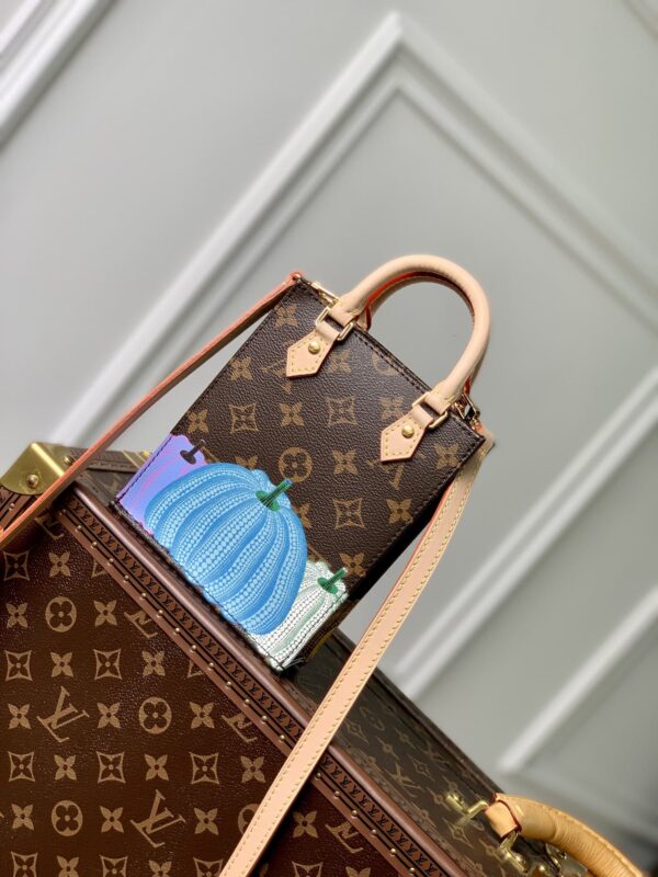 1:1 Replica Louis Vuitton LV LV x YK Petit Sac Plat Captivating Bag For Women M82112 - 5.5n/ 14cm