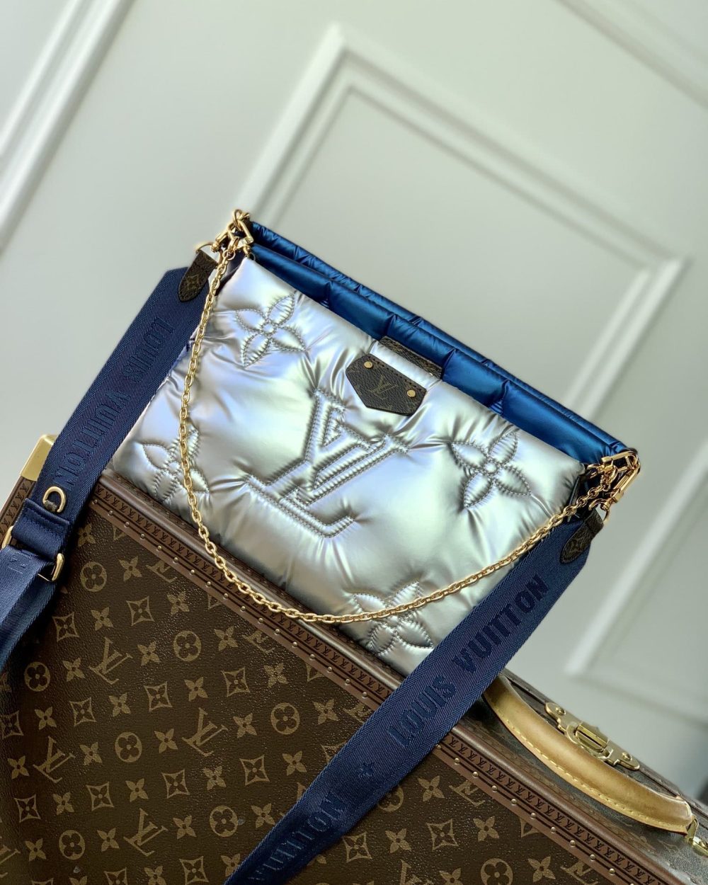 1:1 Replica Louis Vuitton LV Maxi Multi Pochette Accessoires Sliver/ Light Pink Unique Bag For Women‎ 13.4n/34cm M21057