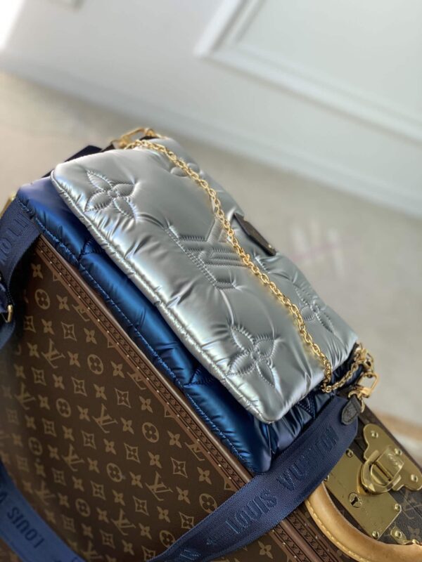 1:1 Replica Louis Vuitton LV Maxi Multi Pochette Accessoires Sliver/ Light Pink Unique Bag For Women‎ 13.4n/34cm M21057