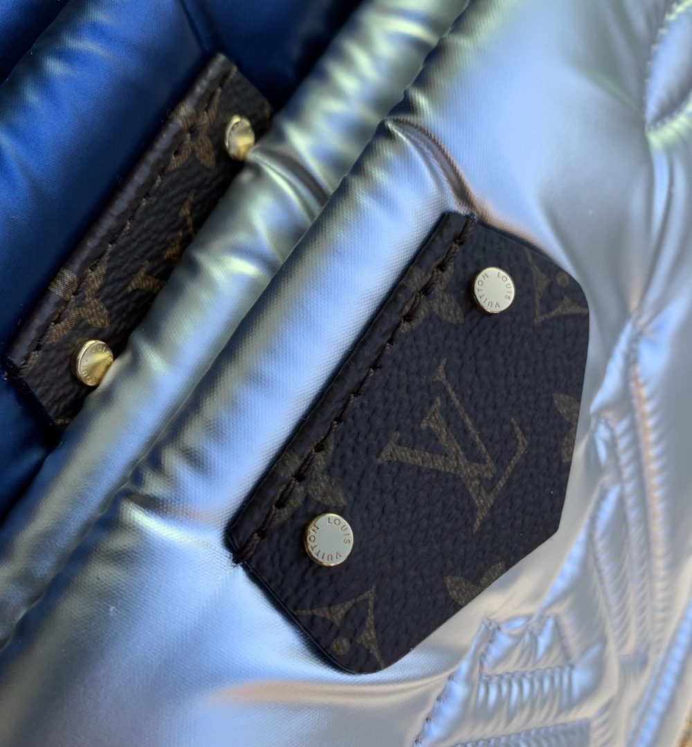 1:1 Replica Louis Vuitton LV Maxi Multi Pochette Accessoires Sliver/ Light Pink Unique Bag For Women‎ 13.4n/34cm M21057