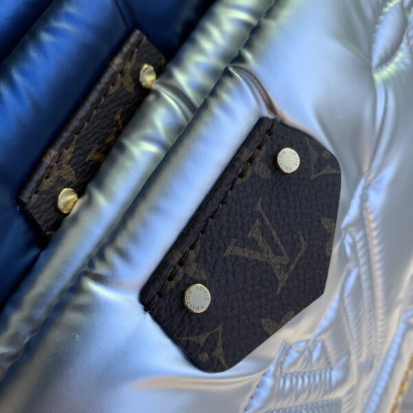 1:1 Replica Louis Vuitton LV Maxi Multi Pochette Accessoires Sliver/ Light Pink Unique Bag For Women‎ 13.4n/34cm M21057