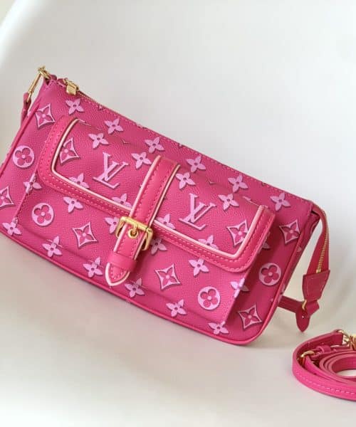 1:1 Replica Louis Vuitton LV Maxi Pochette Accessoires Pink/White Remarkable Bag For Women‎ M46161 - 8.3in/ 21cm