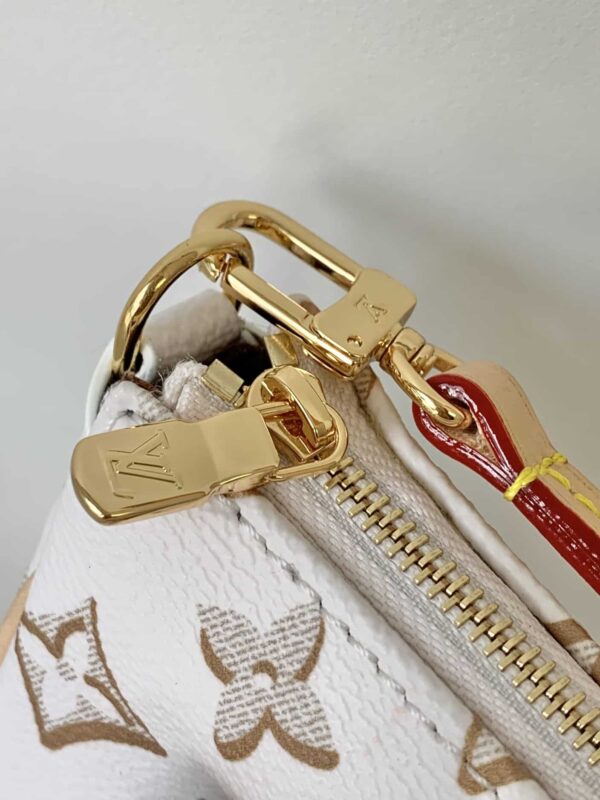 1:1 Replica Louis Vuitton LV Maxi Pochette Accessoires Pink/White Remarkable Bag For Women‎ M46161 - 8.3in/ 21cm