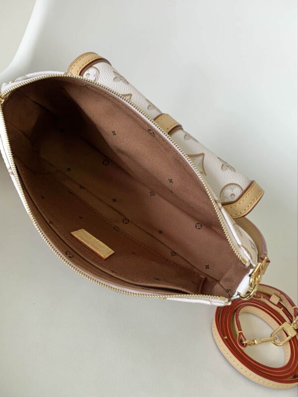 1:1 Replica Louis Vuitton LV Maxi Pochette Accessoires Pink/White Remarkable Bag For Women‎ M46161 - 8.3in/ 21cm