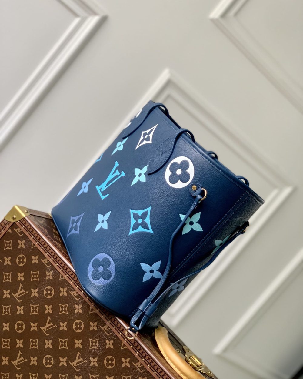 1:1 Replica Louis Vuitton LV Neverfull MM Monogram Empreinte Gradient Blue Luxury Women Bag M46514 - 30.9cm/ 12.2in