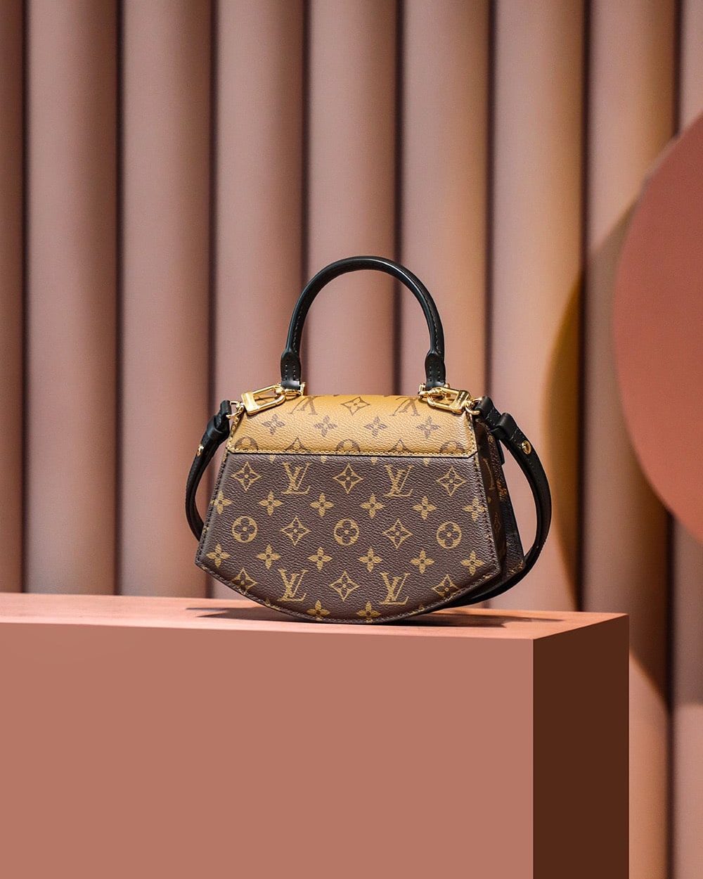 1:1 Replica Louis Vuitton LV Tilsitt Monogram Light Brown M46548 Luxurious Bag  For Women 9.5in/24cm