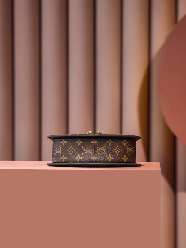 1:1 Replica Louis Vuitton LV Tilsitt Monogram Light Brown M46548 Luxurious Bag  For Women 9.5in/24cm