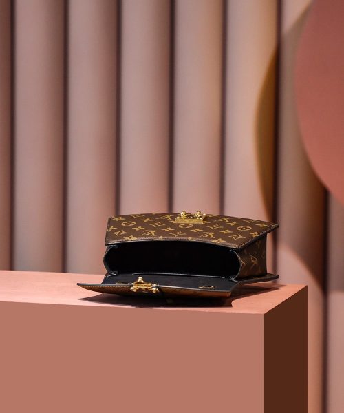 1:1 Replica Louis Vuitton LV Tilsitt Monogram Light Brown M46548 Luxurious Bag  For Women 9.5in/24cm