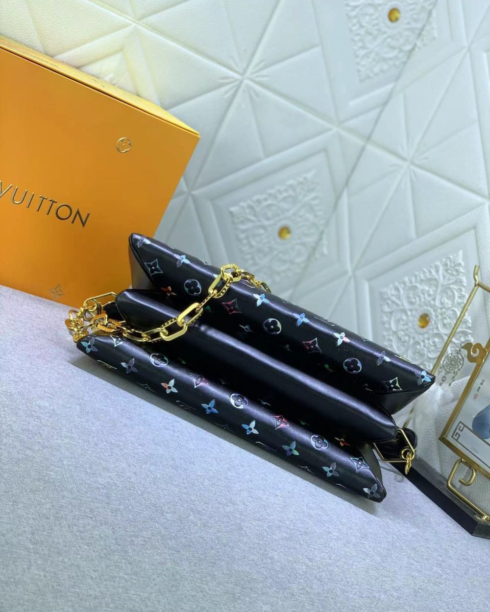 1:1 Replica Louis Vuitton LV Coussin MM Puffy Black Luxury Bag For Women M21204 - 13.4in/34cm