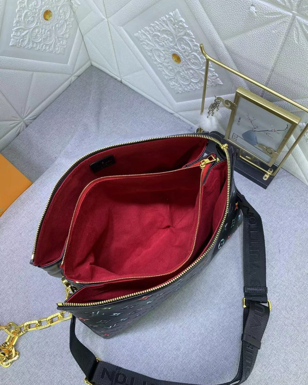 1:1 Replica Louis Vuitton LV Coussin MM Puffy Black Luxury Bag For Women M21204 - 13.4in/34cm