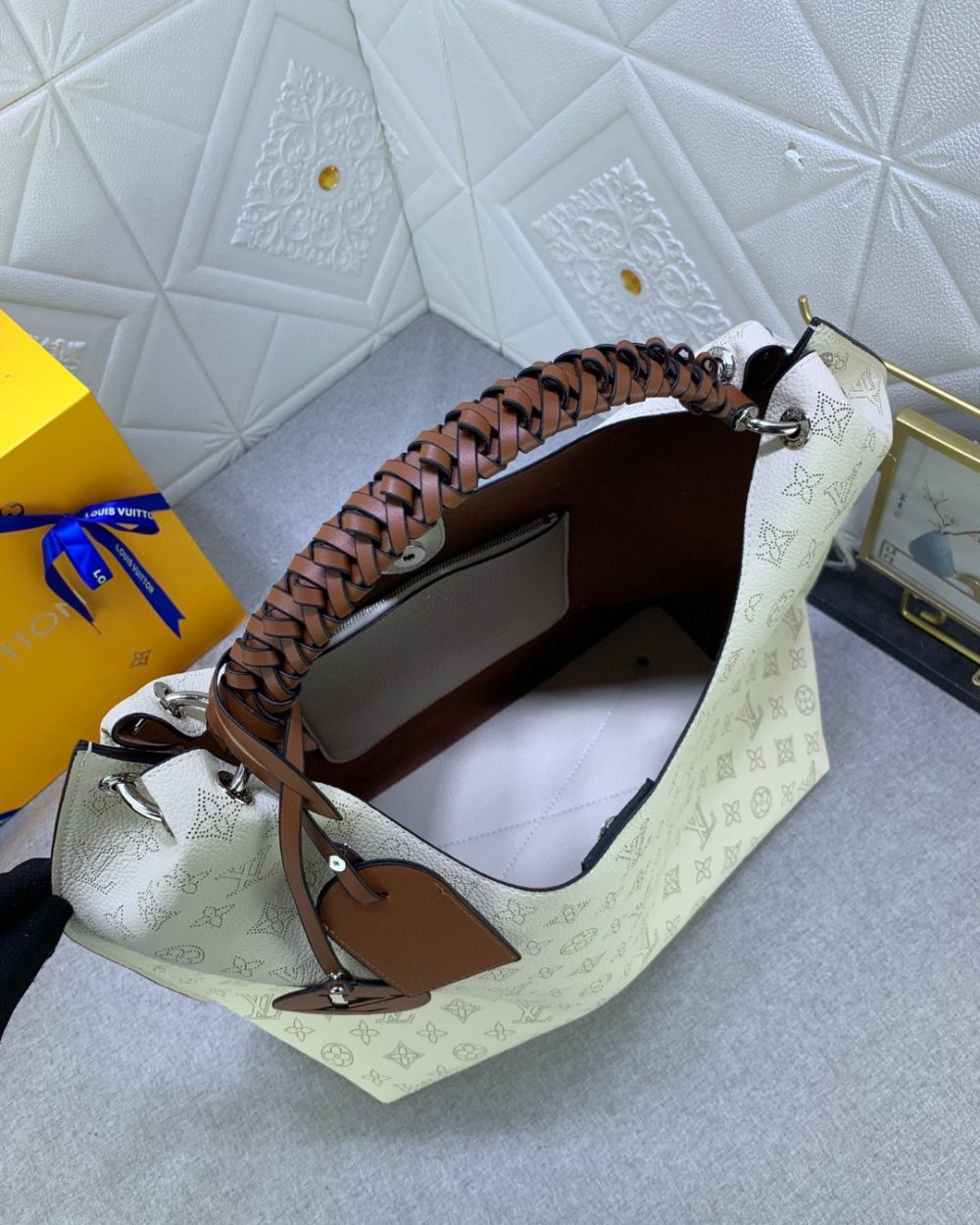 1:1 Replica Louis Vuitton LV Carmel Hobo Bag Ivory Luxurious Bag For Women - 13.8in/40cm