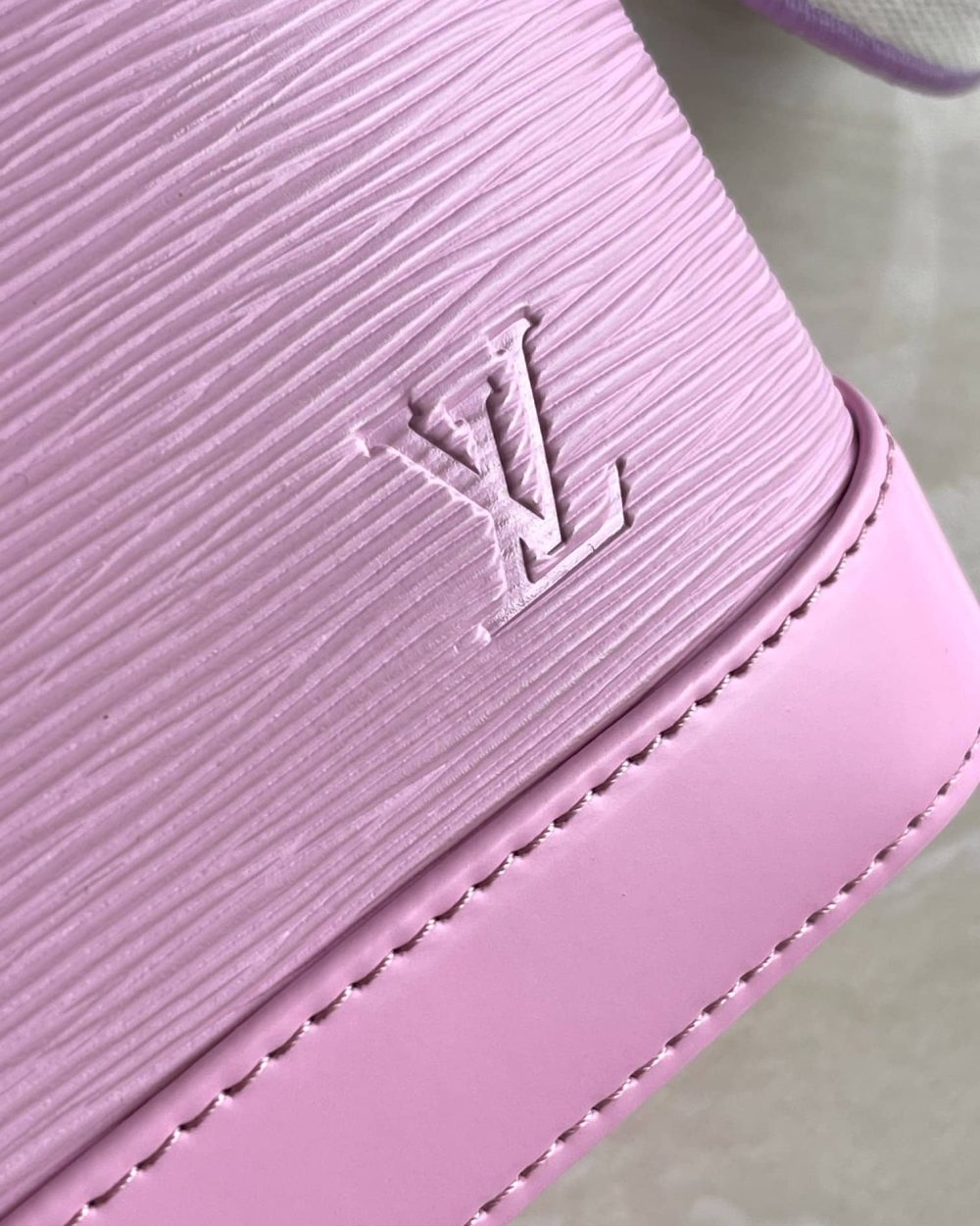 1:1 Replica Louis Vuitton LV Alma BB Epi Leather Black/ Exclusive Bag For Women M59217 - 9.2in/ 23.5cm