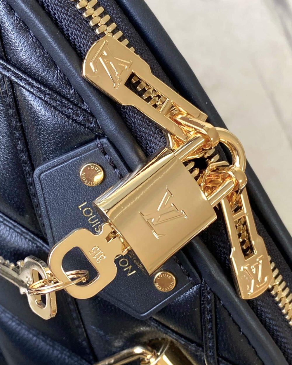 1:1 Replica Louis Vuitton LV Alma BB Malletage Leather Exclusive Bag For Women M23666 - 9.2in/ 23.5cm