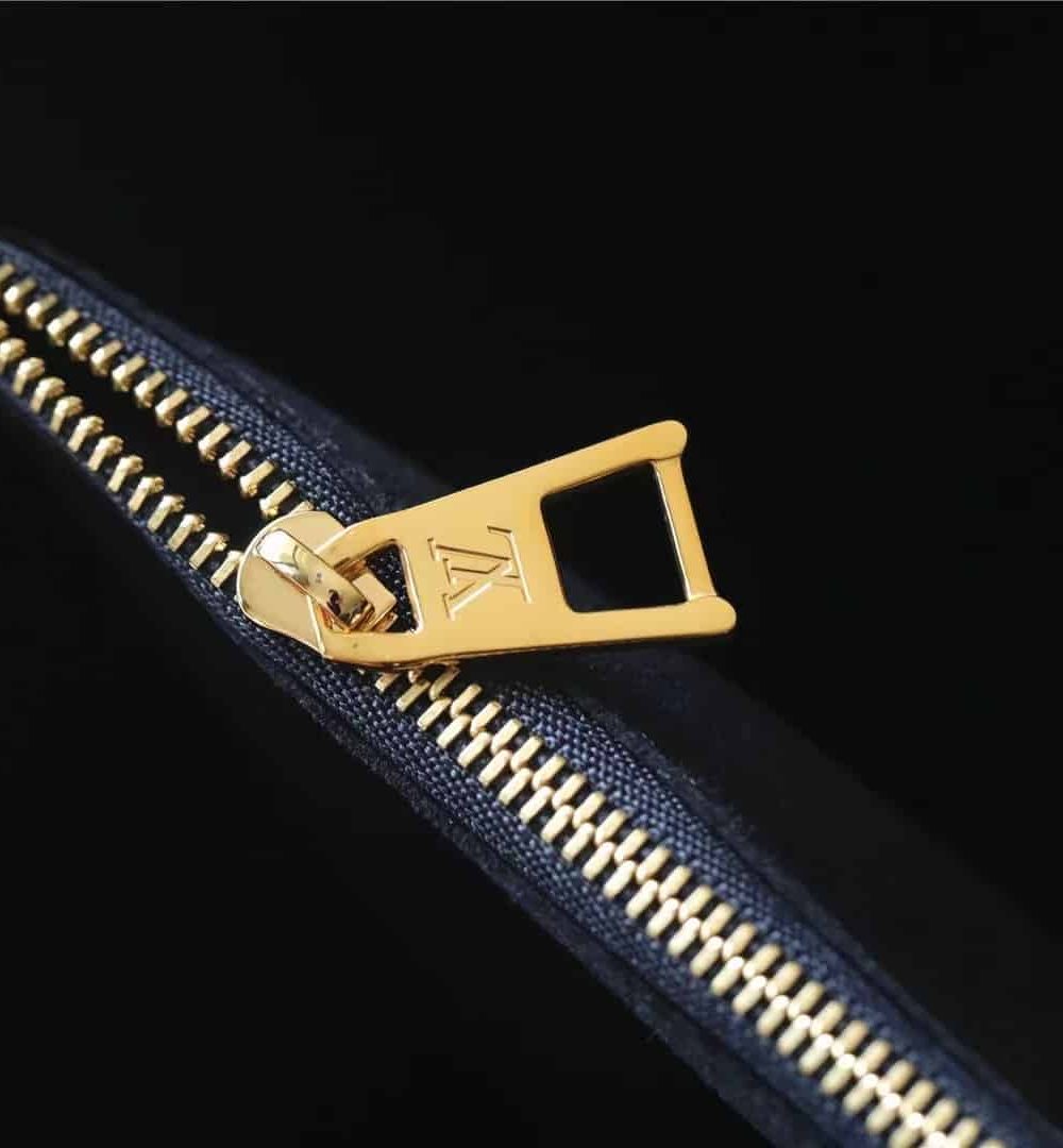 1:1 Replica Louis Vuitton LV LockMe Shopper Navy Luxury Bag For Women M20984 - 14.9in/38cm