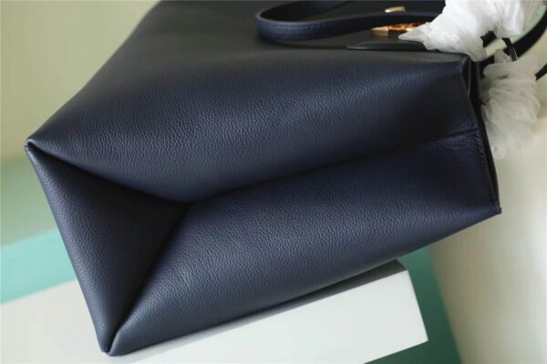 1:1 Replica Louis Vuitton LV LockMe Shopper Navy Luxury Bag For Women M20984 - 14.9in/38cm