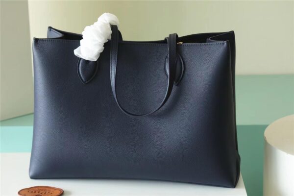 1:1 Replica Louis Vuitton LV LockMe Shopper Navy Luxury Bag For Women M20984 - 14.9in/38cm