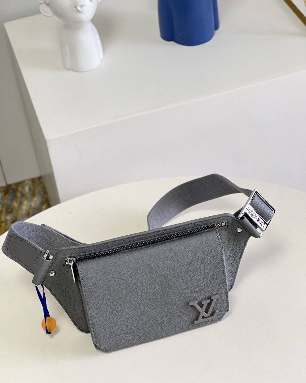 1:1 Replica Louis Vuitton LV Aerogram Slingbag Grey Unique Bag For Men M59625 - 30cm/ 11.8in