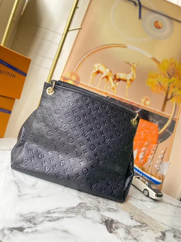 louis-vuitton-artsy-mm-m41066