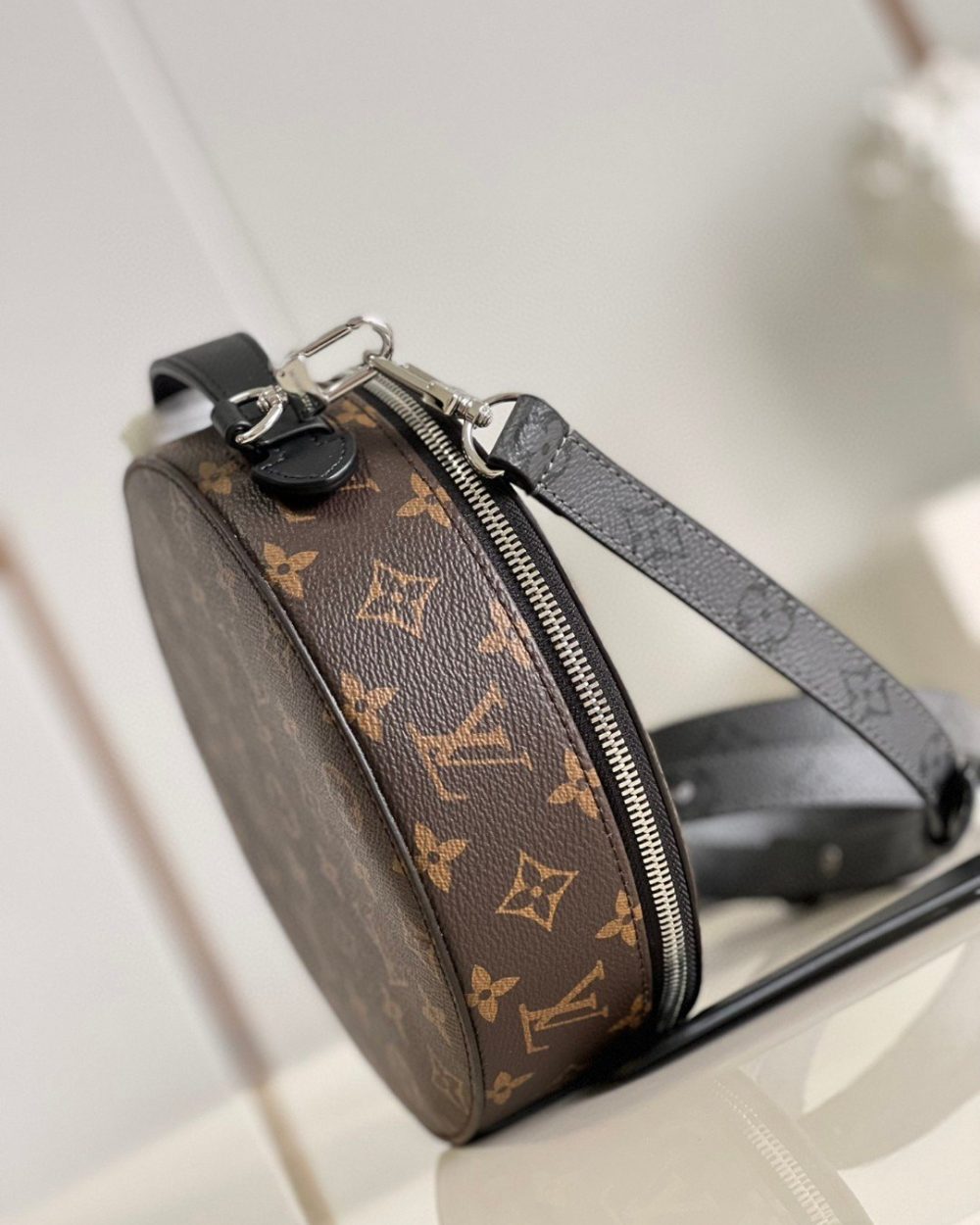 1:1 Replica Louis Vuitton LV Audio Case Brown Luxury Bag For Women M46273 - 7.9in/23cm