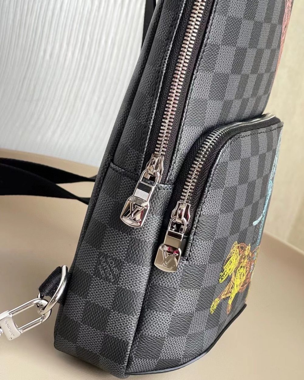 1:1 Replica Louis Vuitton LV Avenue Sling Bag Damier Graphite Unique Bag For Men N452877 - 12.2in/31cm