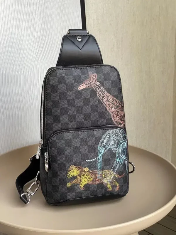 louis-vuitton-avenue-sling-bag-n452877