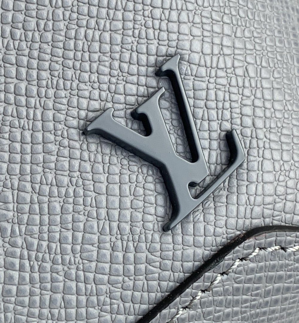 1:1 Replica Louis Vuitton LV Avenue Slingbag NM Taiga Grey Unique Bag For Men M30801 - 12.2in/31cm