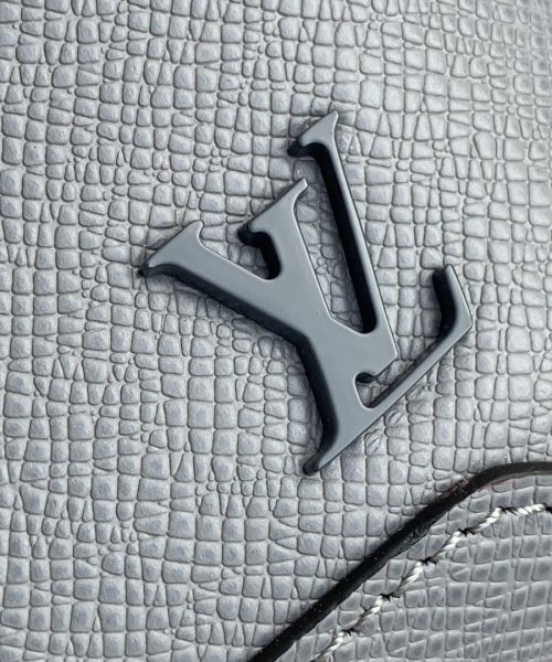 1:1 Replica Louis Vuitton LV Avenue Slingbag NM Taiga Grey Unique Bag For Men M30801 - 12.2in/31cm