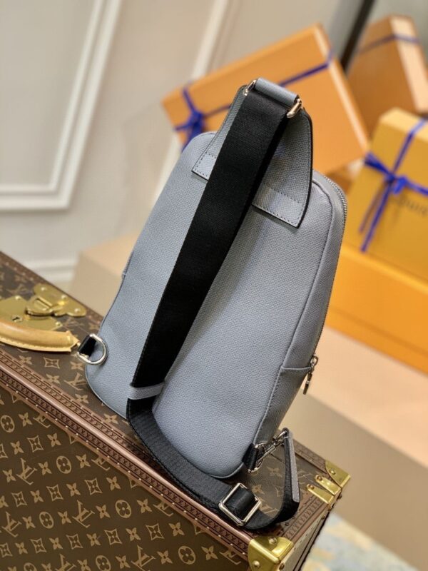 1:1 Replica Louis Vuitton LV Avenue Slingbag NM Taiga Grey Unique Bag For Men M30801 - 12.2in/31cm