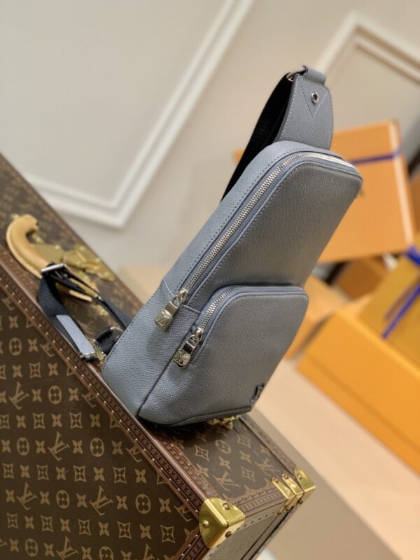 1:1 Replica Louis Vuitton LV Avenue Slingbag NM Taiga Grey Unique Bag For Men M30801 - 12.2in/31cm