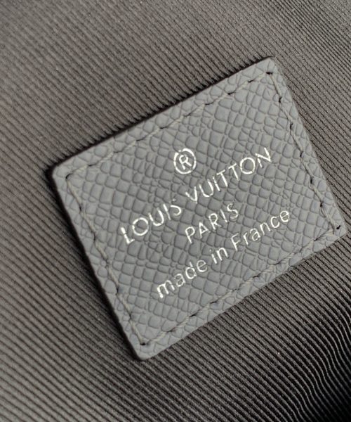 1:1 Replica Louis Vuitton LV Avenue Slingbag NM Taiga Grey Unique Bag For Men M30801 - 12.2in/31cm