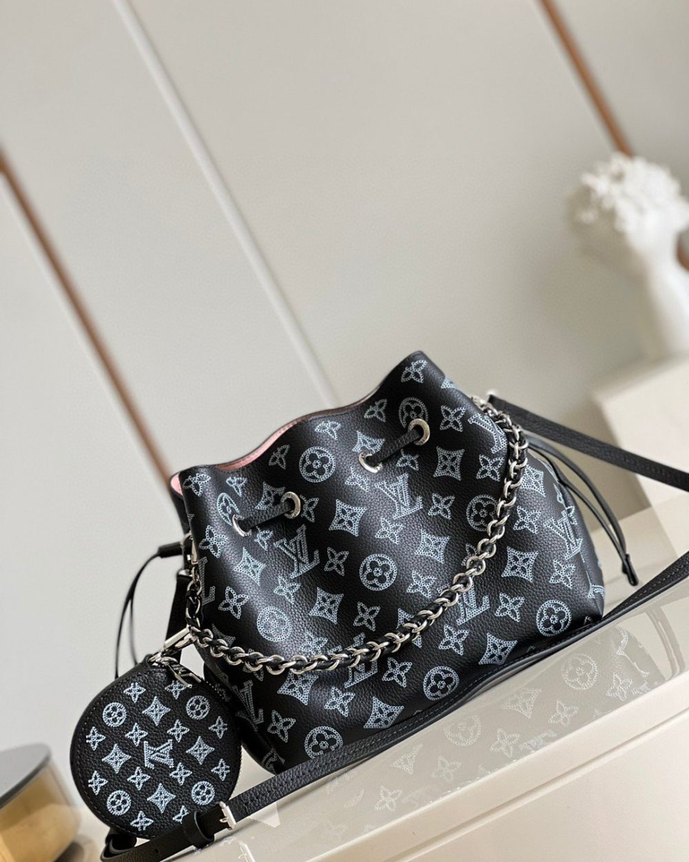 1:1 Replica Louis Vuitton LV Bella Mahina Bucket Bag Black Luxury Bag For Women M21096 - 8.7in/22cm