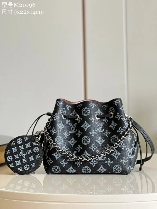 louis-vuitton-bella-bucket-m21096