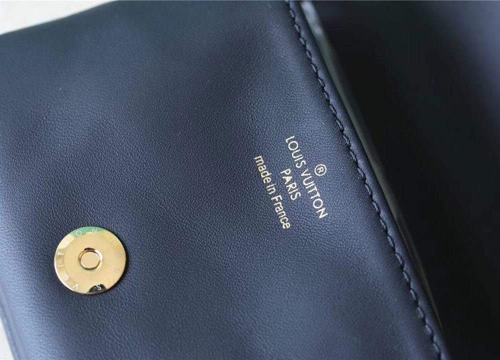 1:1 Replica Louis Vuitton LV Coussin Monogram Black Luxury Bag For Women M81127 -  5.1in/13cm