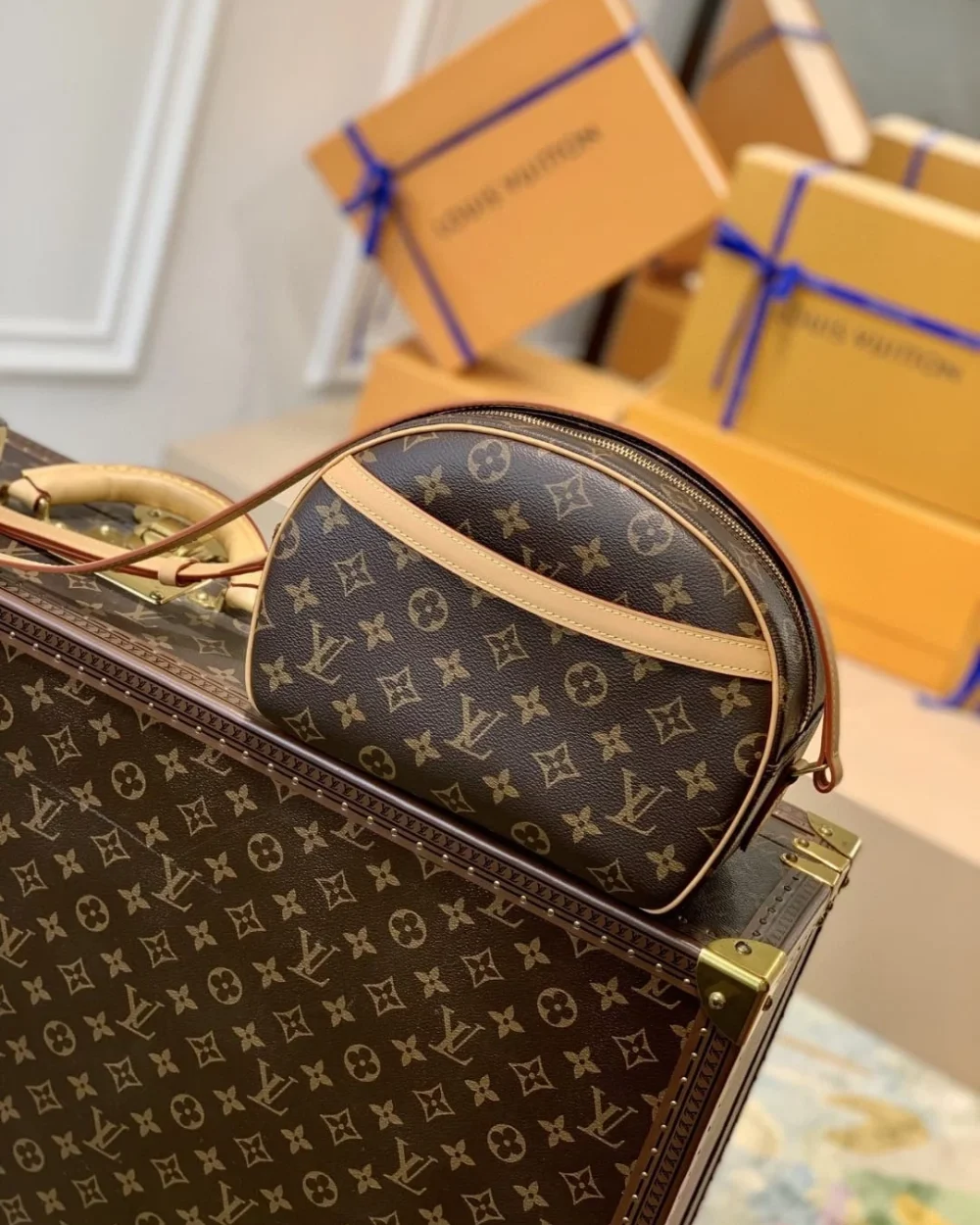 louis-vuitton-blois-m51221