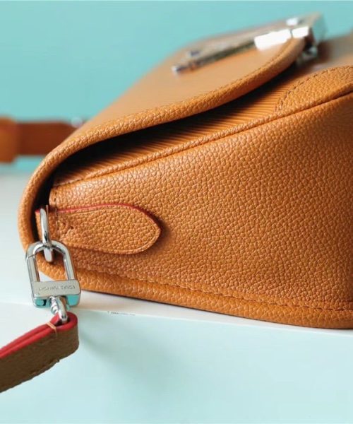 Replica Louis Vuitton LV Buci bag M59459 View 4