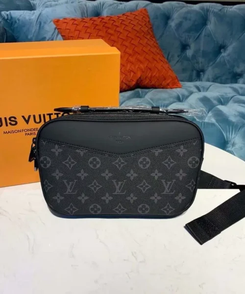 louis-vuitton-bumbag-m42906