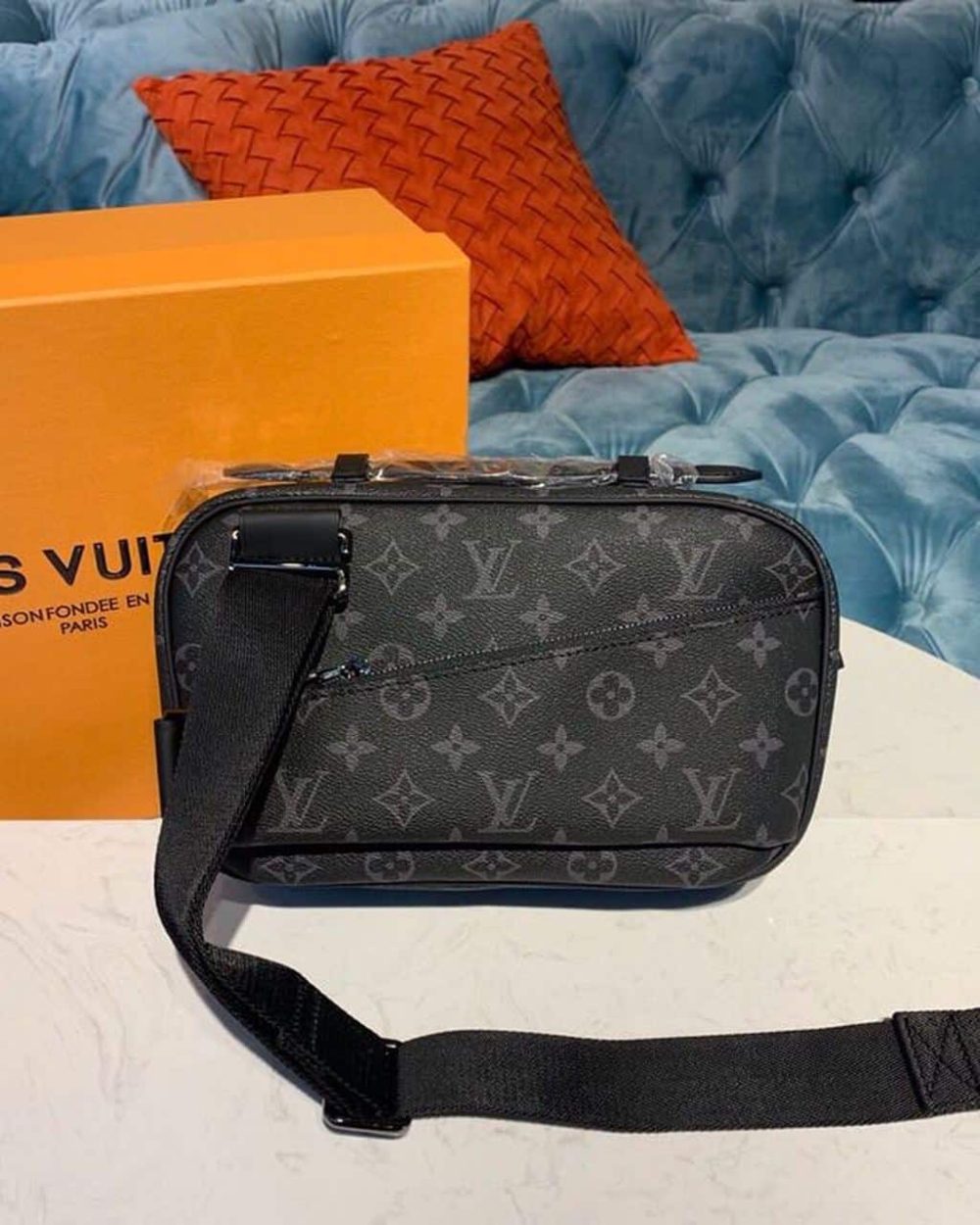 1:1 Replica Louis Vuitton LV Bumbag Monogram Eclipse Canvas Unique For Men M42906 - 11in/28cm