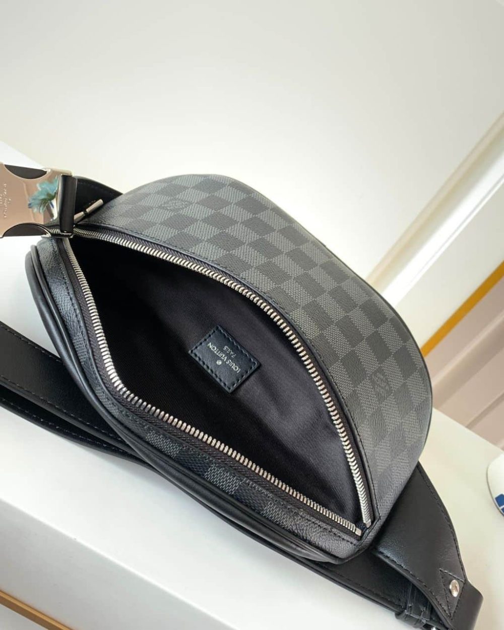 1:1 Replica Louis Vuitton LV Campus Bumbag Damier Graphite Canvas Unique Bag For Men N40362 - 10.2in